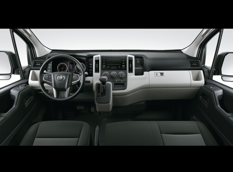 Interior Toyota hiace - Volante y tablero
